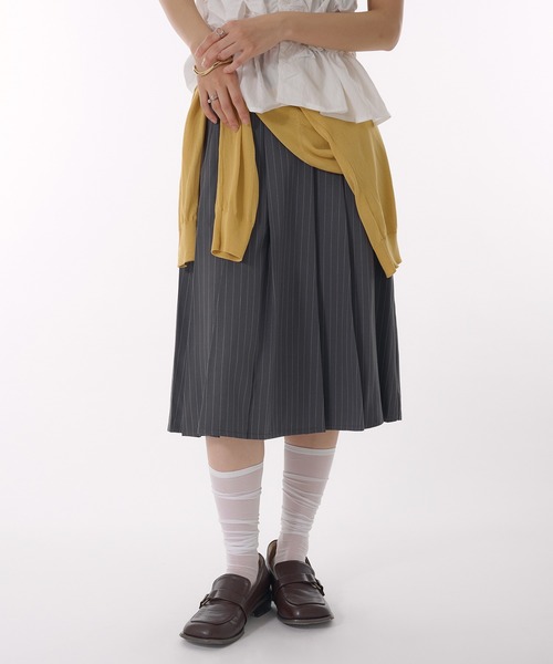 MUHET（ミュエータ）の「classic midi pleated skirt