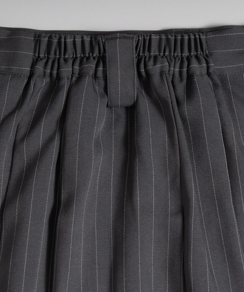 MUHET（ミュエータ）の「classic midi pleated skirt / クラシックミディプリーツスカート（スカート・レディース・マスタード/グレー/グリーン/インディゴブルー/チャコールグレー/ブラック・MEDIUM/SMALL）」の17枚目の写真