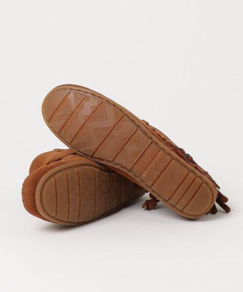 Minnetonka（ミネトンカ）の「『ミネトンカ MINNETONKA』ブーティー サイドジップ ブーツ CONCHO FEATHER SIDE ZIP BOOT レディース（ブーツ・レディース・ライトベージュ/ブラウン/ブラック・22cm/22.5cm/21.5㎝）」の5枚目の写真