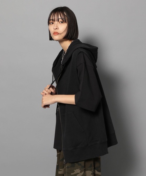 Anui（アニュイ）の「【UNISEX/選べる着丈】ノースリフーディー（パーカー・レディース・ブラック/グレー・SMALL/MEDIUM）」の11枚目の写真