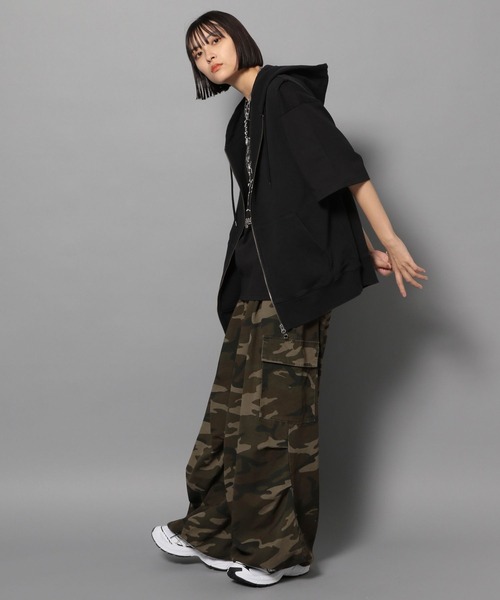 Anui（アニュイ）の「【UNISEX/選べる着丈】ノースリフーディー（パーカー・レディース・ブラック/グレー・SMALL/MEDIUM）」の15枚目の写真