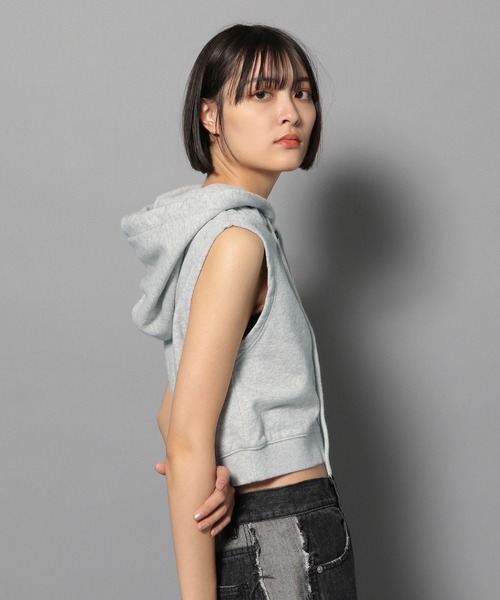 Anui（アニュイ）の「【UNISEX/選べる着丈】ノースリフーディー（パーカー・レディース・ブラック/グレー・SMALL/MEDIUM）」の21枚目の写真