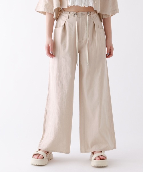 repipi armario（レピピ アルマリオ）の「スピンドルタックパンツ（その他パンツ・キッズ・ベージュ/ライム・SMALL/MEDIUM/LARGE）」の2枚目の写真