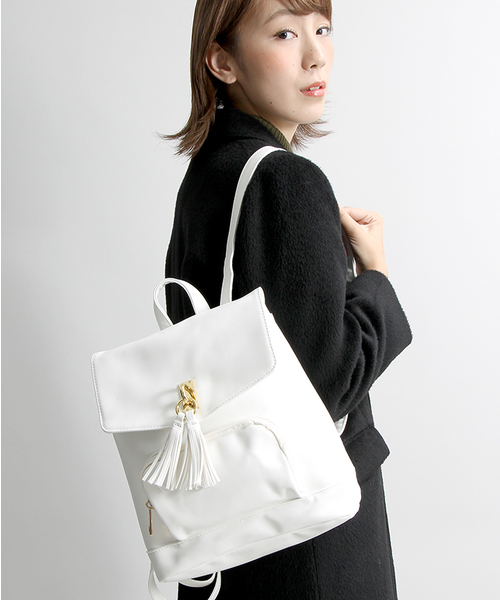 WEGO（ウィゴー）の「WEGO/タッセルポケットリュック（バックパック/リュック・レディース・キャメル/ワイン/グレー/ホワイト/ブラック/カーキ・FREE）」の2枚目の写真