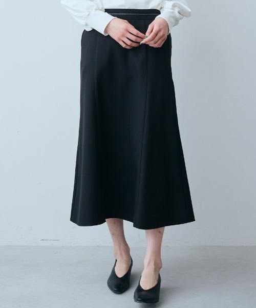 IEDIT(イディット)の「IEDIT シルエットが美しい UVカット機能のすっきり見えスカート(スカート・レディース・ブラック/ライトグレー・X-LARGE/LARGE/MEDIUM/XX-LARGE/XXX-LARGE)」の1枚目の写真