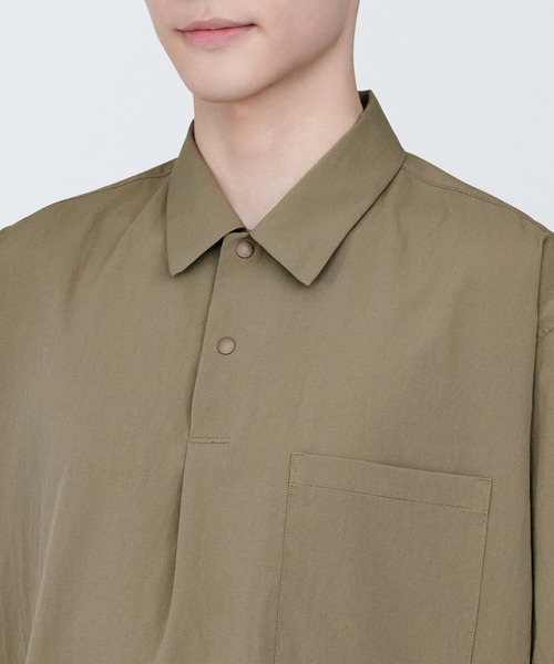 無印良品（ムジルシリョウヒン）の「紳士　風を通すストレッチ半袖布帛ポロシャツ（ポロシャツ・メンズ・ブラック/ネイビー/カーキ/スモーキーグリーン系・S/M/L/XL/XS）」の15枚目の写真