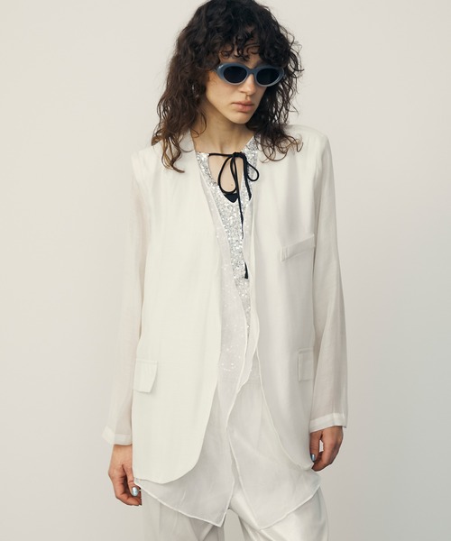uyu.(ウユ)の「See-through Layered Jacket / シースルーレイヤードジャケット【uyu./ウユ】(ノーカラージャケット・レディース・ホワイト/ブラック・FREE)」の9枚目の写真