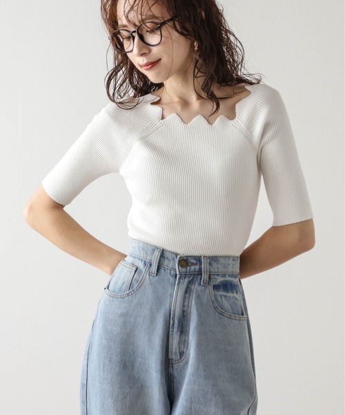 AMELY（エミリー）の「スカラップサマーニット（ニット/セーター・レディース・ホワイト/ブラック×ホワイト/グレー/ブラック・フリー）」の2枚目の写真