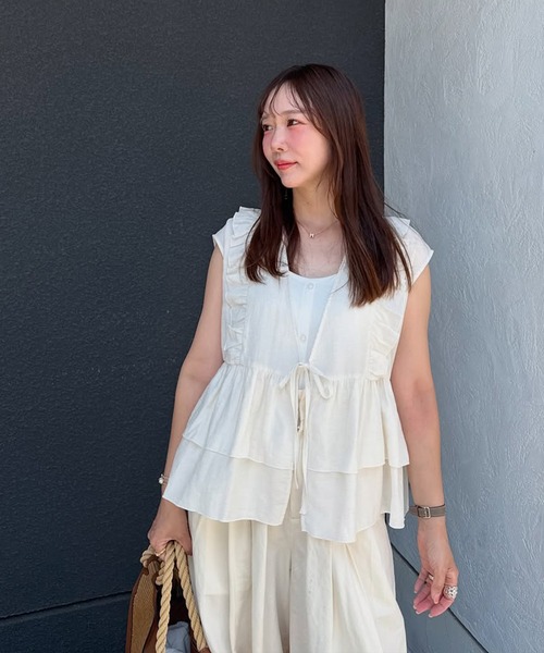 meilmada（メイルマダ）の「麻混ソフトシアーフリルベスト（ベスト・レディース・ベージュ/オフホワイト/ブラック・MEDIUM）」の18枚目の写真