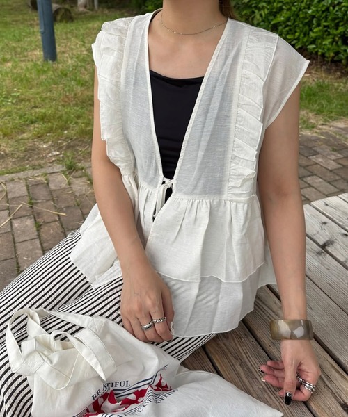 meilmada（メイルマダ）の「麻混ソフトシアーフリルベスト（ベスト・レディース・ベージュ/オフホワイト/ブラック・MEDIUM）」の17枚目の写真