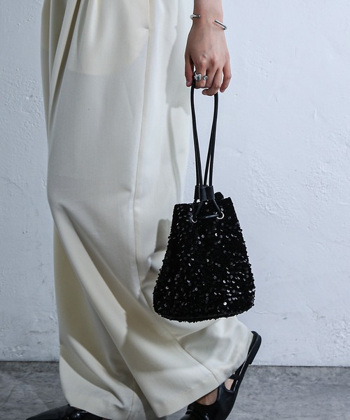 COLONY 2139（コロニートゥーワンスリーナイン）の「スパンコール巾着2wayバッグ（ショルダーバッグ・レディース・ブラック/シルバー/ブロンズ・FREE）」の6枚目の写真