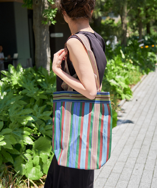 Spick & Span（スピックアンドスパン）の「ne Quittez pas / ヌキテパ Multi Stripe Mesh Long To 882041PA3（トートバッグ・レディース・ブルー/ピンク・FREE）」の5枚目の写真