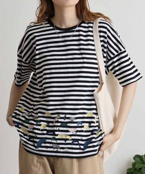 Emago(イマゴ)の「EMAGO スマイル刺繍Tシャツ(Tシャツ/カットソー・レディース・アイボリー/ホワイト×ブラック/ホワイト×レッド・FREE)」の7枚目の写真