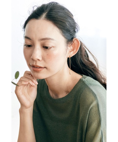 and myera(アンド マイラ)の「and myera ボールチェーンを使った耳飾り(ピアス(両耳用)・レディース・ゴールド・1/2)」の12枚目の写真
