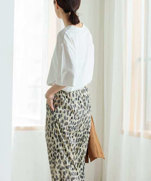 URBAN RESEARCH(アーバンリサーチ)の「LOTUSハーフスリーブカットソー(Tシャツ/カットソー・レディース・ネイビー/ホワイト/ブラウン系その他/カーキ・FREE)」の6枚目の写真