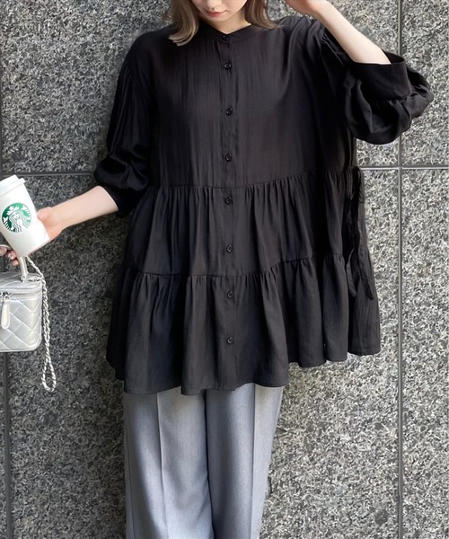 clear（クリア）の「ウエストリボンデザイン五分袖ティアードブラウス［オフィスカジュアル 着回し抜群 大人 ］≪再入荷≫（シャツ/ブラウス・レディース・ブルーグレー/オフホワイト/ブラック・F）」の2枚目の写真