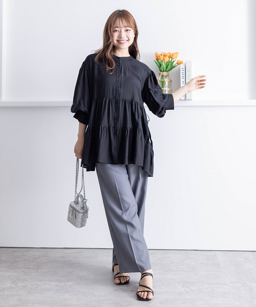 clear（クリア）の「ウエストリボンデザイン五分袖ティアードブラウス［オフィスカジュアル 着回し抜群 大人 ］≪再入荷≫（シャツ/ブラウス・レディース・ブルーグレー/オフホワイト/ブラック・F）」の5枚目の写真