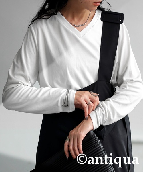 antiqua（アンティカ）の「VネックロングTシャツ（Tシャツ/カットソー・レディース・ブルー/ブラック/ホワイト/ブラウン系その他・R/P）」の2枚目の写真