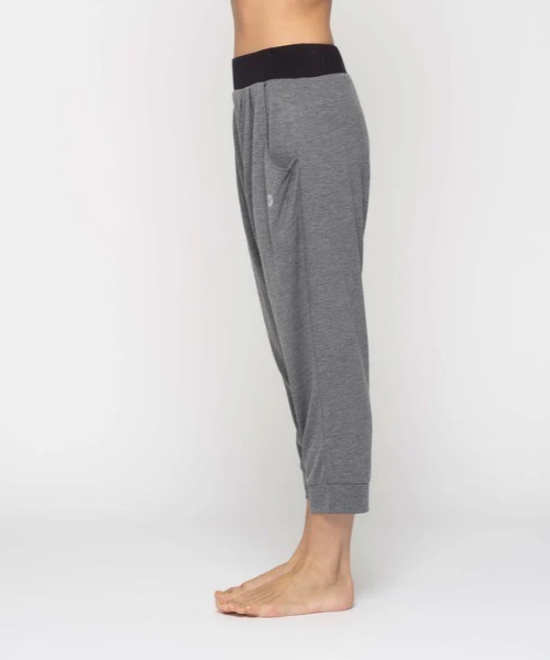 ROXY（ロキシー）の「MY 1ST ROXY LOOSE PA/ロキシーワイドシルエットヨガパンツ（その他パンツ・レディース・マルチ/チャコールグレー/ブラック・LARGE/MEDIUM/SMALL）」の15枚目の写真