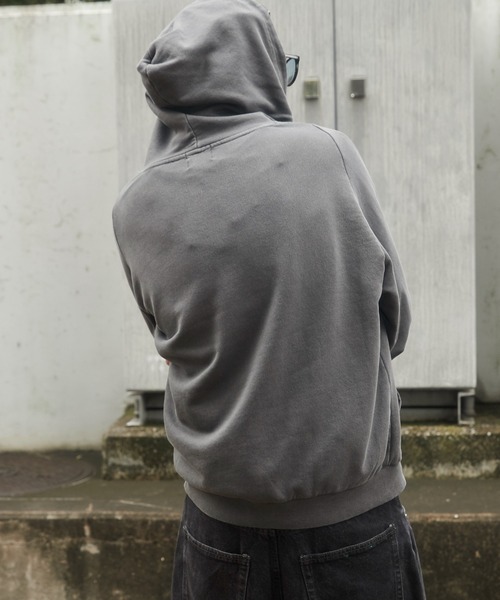 SHORT ROUND（ショートラウンド）の「SHORT ROUND/ピグメントダメージアップリケZIPパーカー（パーカー・メンズ・スミクロ/グレー/ブラウン・LARGE/MEDIUM）」の8枚目の写真