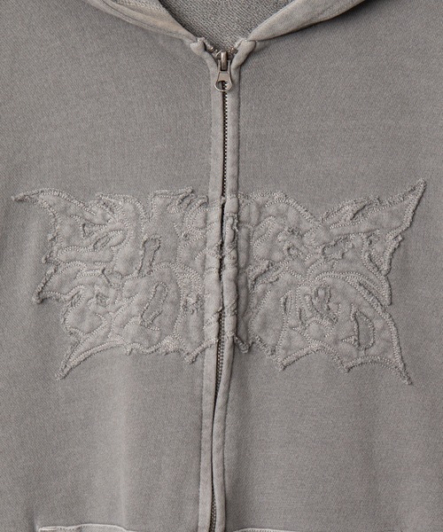 SHORT ROUND（ショートラウンド）の「SHORT ROUND/ピグメントダメージアップリケZIPパーカー（パーカー・メンズ・スミクロ/グレー/ブラウン・LARGE/MEDIUM）」の18枚目の写真