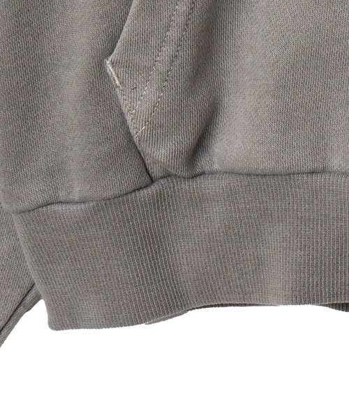 SHORT ROUND（ショートラウンド）の「SHORT ROUND/ピグメントダメージアップリケZIPパーカー（パーカー・メンズ・スミクロ/グレー/ブラウン・LARGE/MEDIUM）」の21枚目の写真