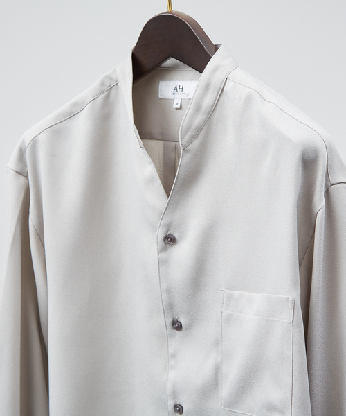 AH ABAHOUSE（エーエイチアバハウス）の「【AH ABAHOUSE】アムンゼン Vネック / キーネック 長袖シャツ（シャツ/ブラウス・メンズ・ホワイト/グレイッシュベージュ/ダークグリーン/ブラック・46/48）」の4枚目の写真