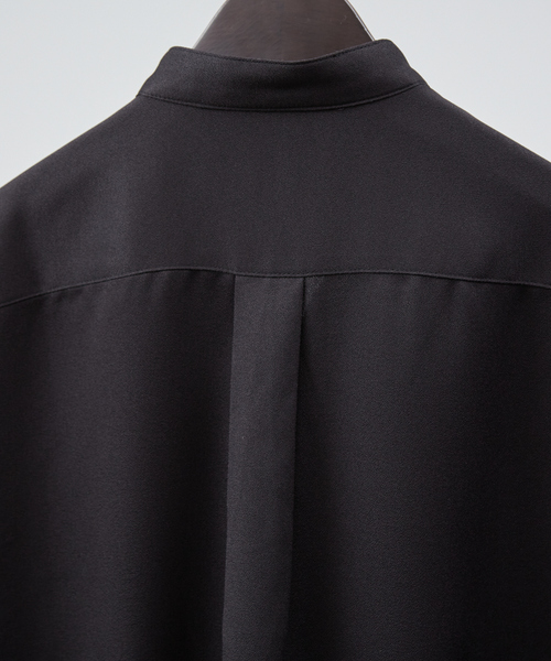 AH ABAHOUSE（エーエイチアバハウス）の「【AH ABAHOUSE】アムンゼン Vネック / キーネック 長袖シャツ（シャツ/ブラウス・メンズ・ホワイト/グレイッシュベージュ/ダークグリーン/ブラック・46/48）」の11枚目の写真