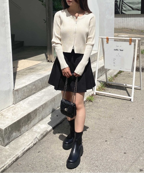 INGNI(イング)の「ノーカラーフロントジップニットカーディガン(ニット/セーター・レディース・ブラウン/ブラック/アイボリー/グレー・M)」の8枚目の写真
