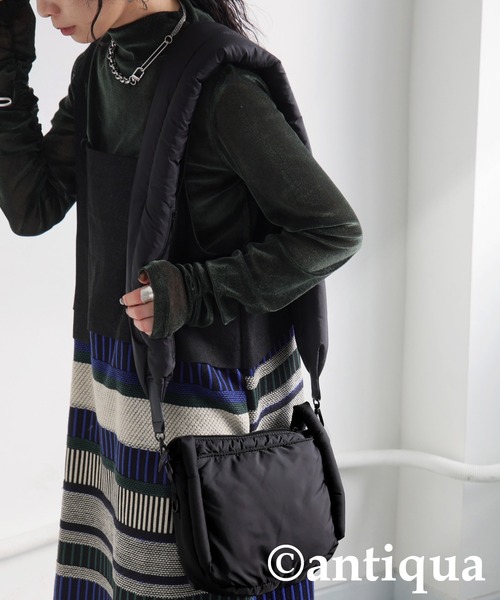 antiqua(アンティカ)の「中綿入りショルダーバッグ(ショルダーバッグ・レディース・ブラック・FREE)」の8枚目の写真