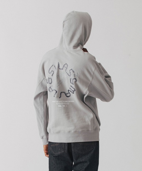 SILAS（サイラス）の「METAL LOGO SWEAT HOODIE（パーカー・メンズ・グレー/ブラック/ネイビー・M/L/XL）」の19枚目の写真