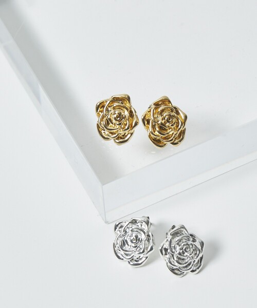 Firsthand（ファーストハンド）の「Firsthand/ファーストハンド ローズモチーフピアス（ピアス（両耳用）・レディース・シルバー/ゴールド・ONE SIZE）」の5枚目の写真