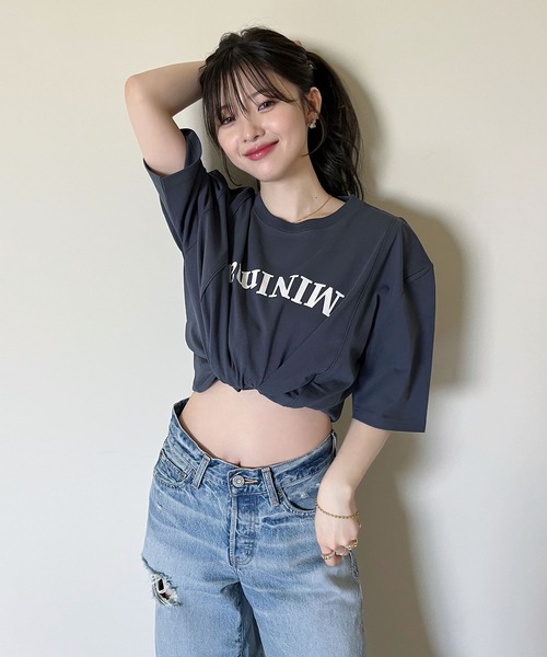 favclo.（ファブクロ）の「big logo design over Tshirt / ビッグロゴデザインオーバーサイズTシャツ（Tシャツ/カットソー・レディース・グレー/オフホワイト/ネイビー・FREE）」の3枚目の写真