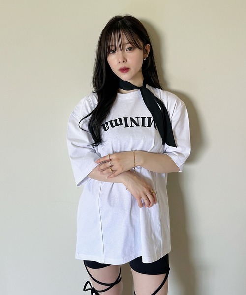 favclo.（ファブクロ）の「big logo design over Tshirt / ビッグロゴデザインオーバーサイズTシャツ（Tシャツ/カットソー・レディース・グレー/オフホワイト/ネイビー・FREE）」の2枚目の写真