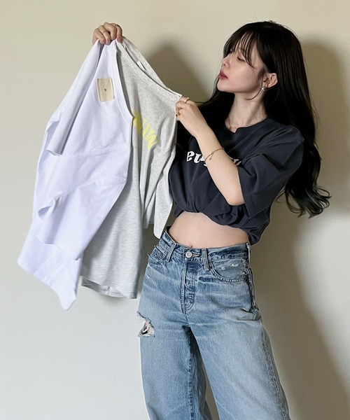 favclo.（ファブクロ）の「big logo design over Tshirt / ビッグロゴデザインオーバーサイズTシャツ（Tシャツ/カットソー・レディース・グレー/オフホワイト/ネイビー・FREE）」の5枚目の写真