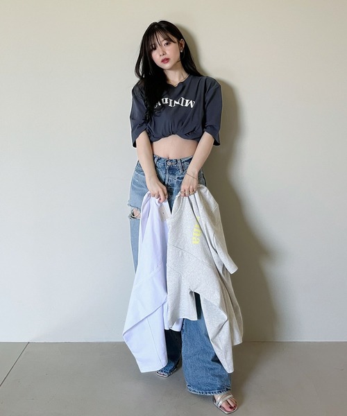 favclo.（ファブクロ）の「big logo design over Tshirt / ビッグロゴデザインオーバーサイズTシャツ（Tシャツ/カットソー・レディース・グレー/オフホワイト/ネイビー・FREE）」の7枚目の写真