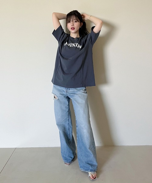 favclo.（ファブクロ）の「big logo design over Tshirt / ビッグロゴデザインオーバーサイズTシャツ（Tシャツ/カットソー・レディース・グレー/オフホワイト/ネイビー・FREE）」の10枚目の写真