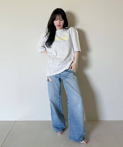 favclo.（ファブクロ）の「big logo design over Tshirt / ビッグロゴデザインオーバーサイズTシャツ（Tシャツ/カットソー・レディース・グレー/オフホワイト/ネイビー・FREE）」の17枚目の写真