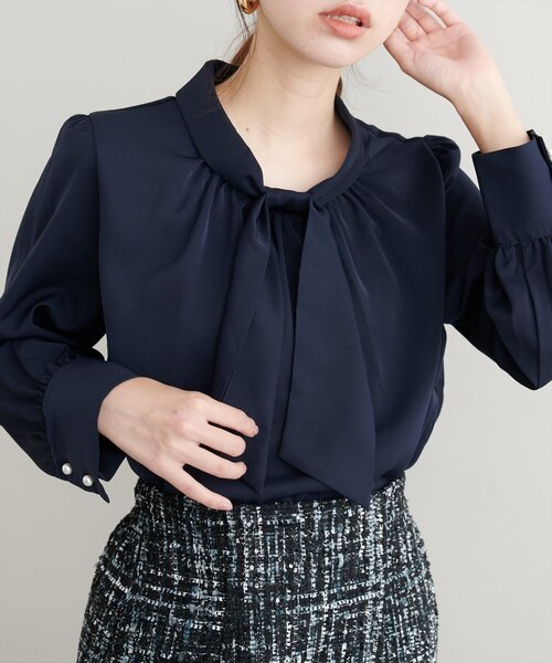 natural couture(ナチュラルクチュール)の「【蓄熱・保温】袖口パールノット結びボータイブラウス(シャツ/ブラウス・レディース・ラベンダー/ミント/ネイビー/グレイッシュベージュ/サックスブルー/オフホワイト・FREE)」の1枚目の写真