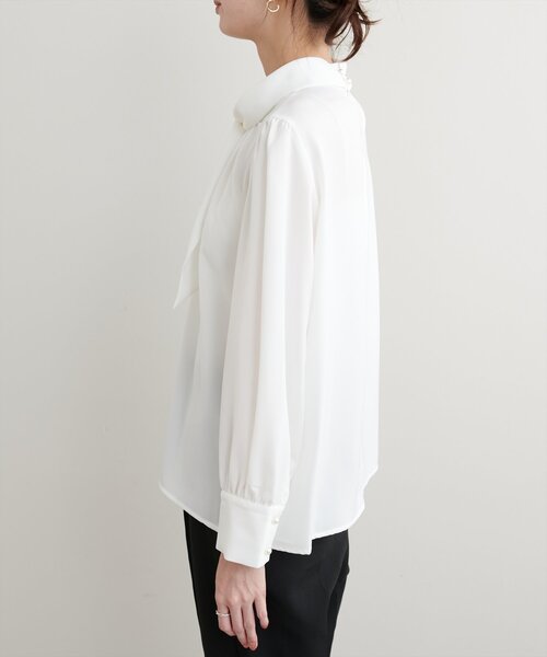 natural couture(ナチュラルクチュール)の「【蓄熱・保温】袖口パールノット結びボータイブラウス(シャツ/ブラウス・レディース・ラベンダー/ミント/ネイビー/グレイッシュベージュ/サックスブルー/オフホワイト・FREE)」の16枚目の写真
