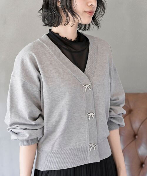 rps（アールピーエス）の「リボンボタンボリューム袖ニットカーディガン（カーディガン/ボレロ・レディース・ボルドー/アイボリー/ブラック/杢グレー/グレー系その他・フリー）」の4枚目の写真