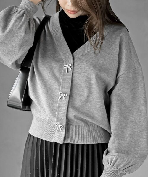 rps（アールピーエス）の「リボンボタンボリューム袖ニットカーディガン（カーディガン/ボレロ・レディース・ボルドー/アイボリー/ブラック/杢グレー/グレー系その他・フリー）」の5枚目の写真