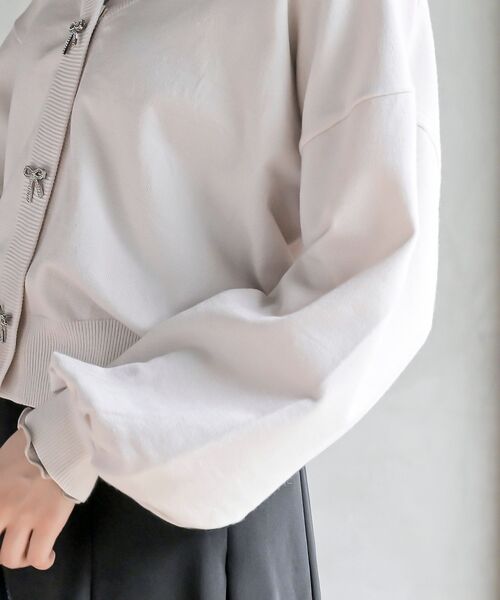 rps（アールピーエス）の「リボンボタンボリューム袖ニットカーディガン（カーディガン/ボレロ・レディース・ボルドー/アイボリー/ブラック/杢グレー/グレー系その他・フリー）」の18枚目の写真