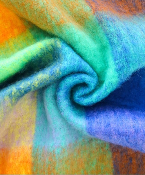 clear（クリア）の「チェック柄フリンジマフラー [厚手もこもこ女子 ボリューム]≪2024AW新作≫（マフラー・レディース・サックスブルー/ピンク/マルチ・F）」の6枚目の写真