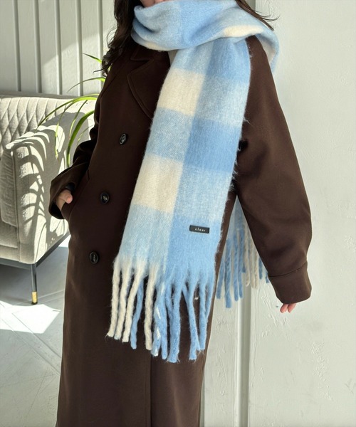 clear（クリア）の「チェック柄フリンジマフラー [厚手もこもこ女子 ボリューム]≪2024AW新作≫（マフラー・レディース・サックスブルー/ピンク/マルチ・F）」の9枚目の写真