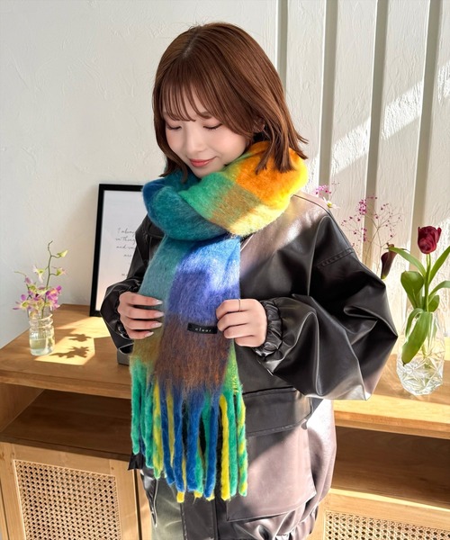 clear（クリア）の「チェック柄フリンジマフラー [厚手もこもこ女子 ボリューム]≪2024AW新作≫（マフラー・レディース・サックスブルー/ピンク/マルチ・F）」の16枚目の写真