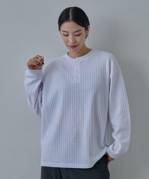 COLONY 2139（コロニートゥーワンスリーナイン）の「シャギージャガードヘンリーネックプルオーバー（Tシャツ/カットソー・メンズ・ホワイト/ブラック・LARGE/MEDIUM）」の3枚目の写真