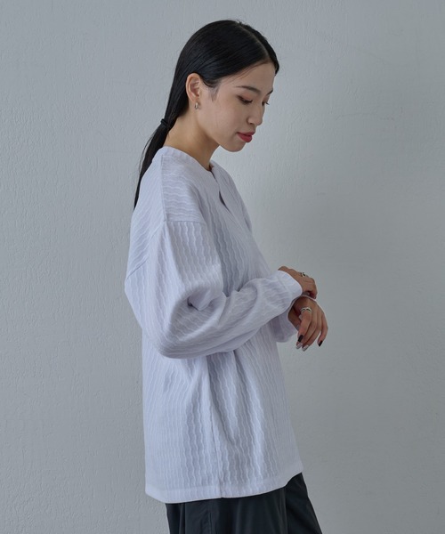 COLONY 2139（コロニートゥーワンスリーナイン）の「シャギージャガードヘンリーネックプルオーバー（Tシャツ/カットソー・メンズ・ホワイト/ブラック・LARGE/MEDIUM）」の4枚目の写真