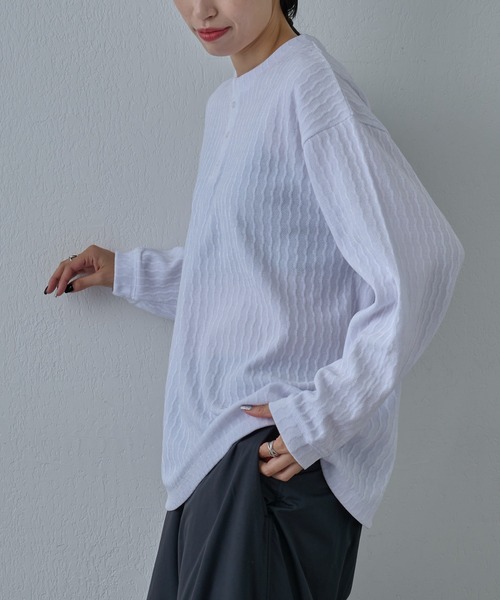 COLONY 2139（コロニートゥーワンスリーナイン）の「シャギージャガードヘンリーネックプルオーバー（Tシャツ/カットソー・メンズ・ホワイト/ブラック・LARGE/MEDIUM）」の6枚目の写真