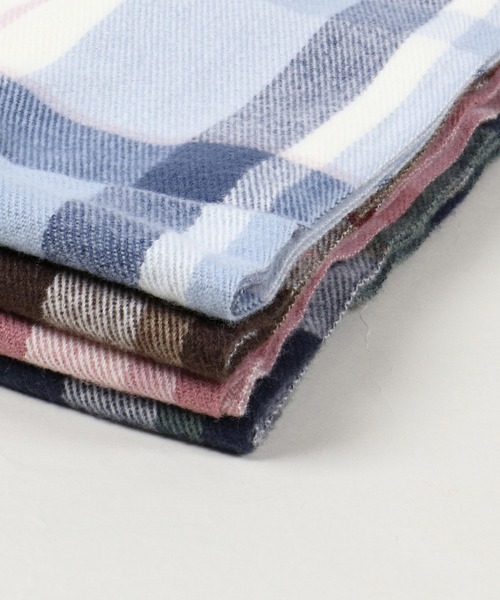 SPINNS（スピンズ）の「トーンチェック大判ストール（ストール/ショール・レディース・ブラウン/ピンク/グリーン/ブルー・ONESIZE）」の13枚目の写真